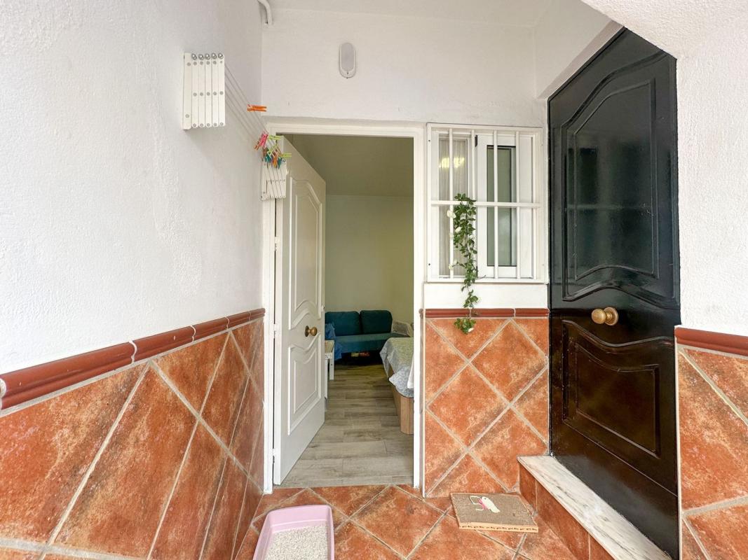 Sale of townhouse in Chalet adosado en Calle Calamón, El Cuartón - Heliomar, Málaga , Málaga photo 3