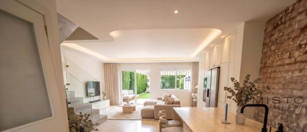Chalet wolnostojący na sprzedaż w  Casa o chalet en Calle Ana de Austria, 43, Puerto Banús, Marbella, Marbella photo 4