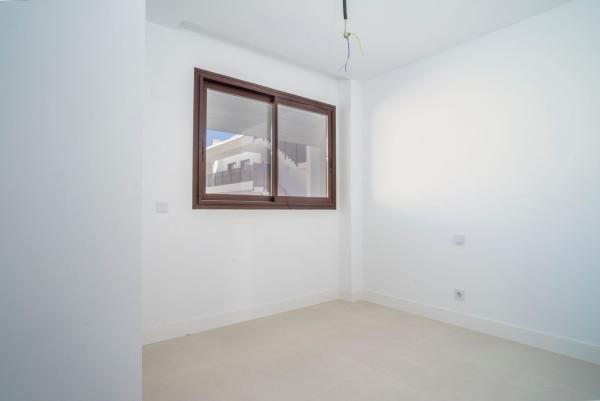 Sprzedaż mieszkania w Piso en Calle Alicia, El Higuerón, Fuengirola, Fuengirola
 photo 2