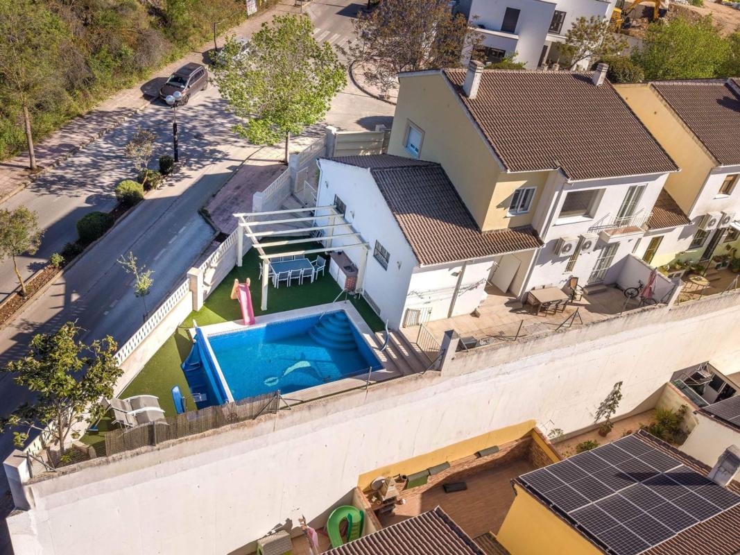 Properties for sale and rent in Spain photo 2