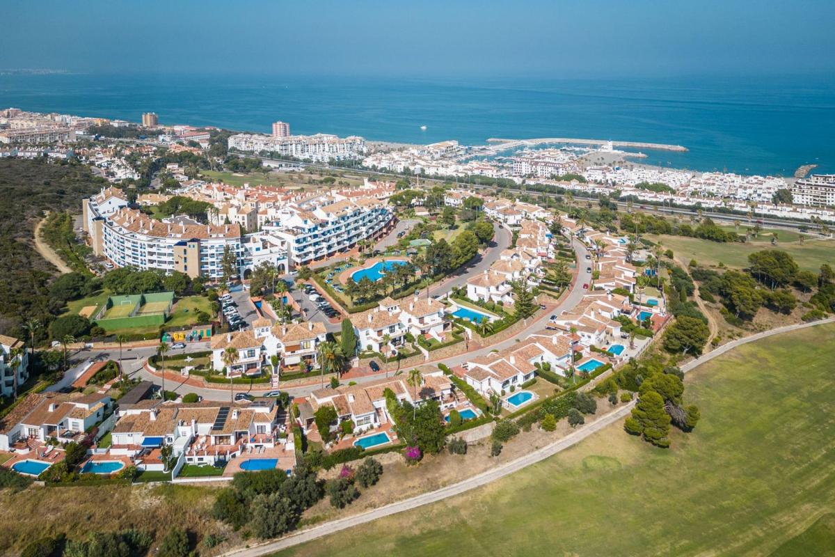 Venta de duplex en Dúplex en Urbanización Fuente de la Duquesa, La Duquesa, Manilva, Manilva photo 3