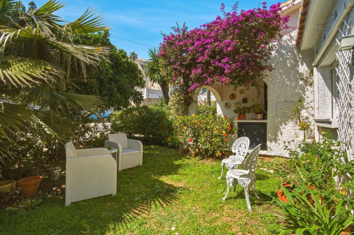 Sprzedaż szeregowego domku w Chalet adosado en Calle Don José, 3, El Higuerón - Capellanía, Benalmádena , Benalmádena photo 2