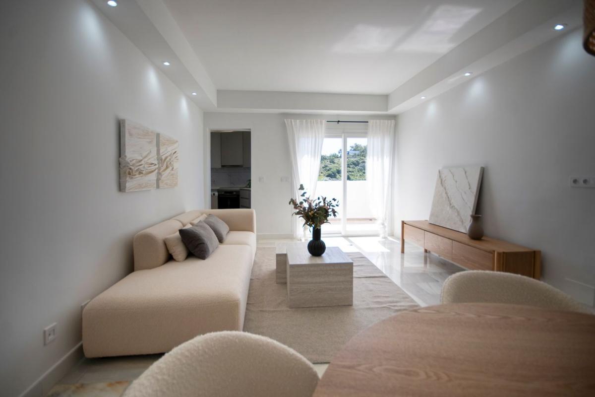 Venta de piso en Piso en Bahia De Estepona, Guadalobón, Estepona, Estepona
photo 2