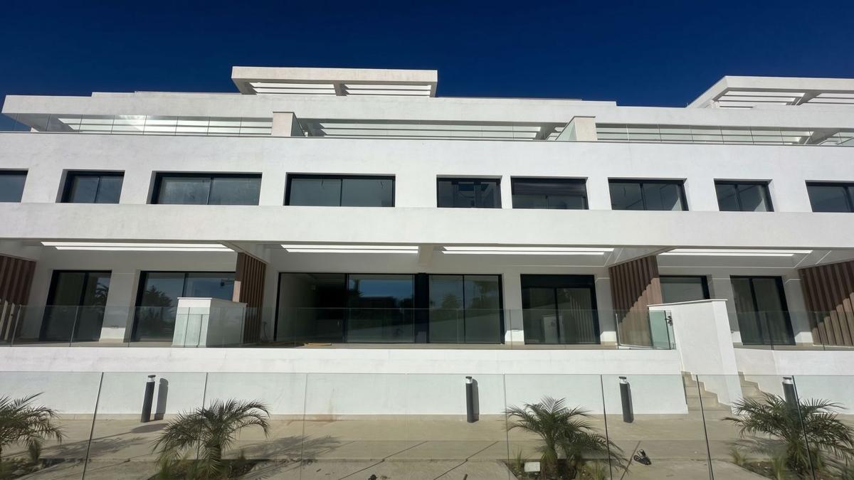Продажа дуплекса на Dúplex en Calle Lituania, 62, Huerta Nueva, Estepona, Эстепона photo 2