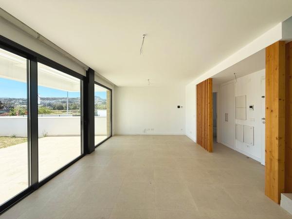 Chalet pareado en Calle Amatista, Nueva Atalaya, Estepona photo 2