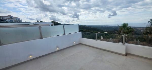 Chalet adosado en Calle Codorniz, Alto de los Monteros, Marbella photo 2