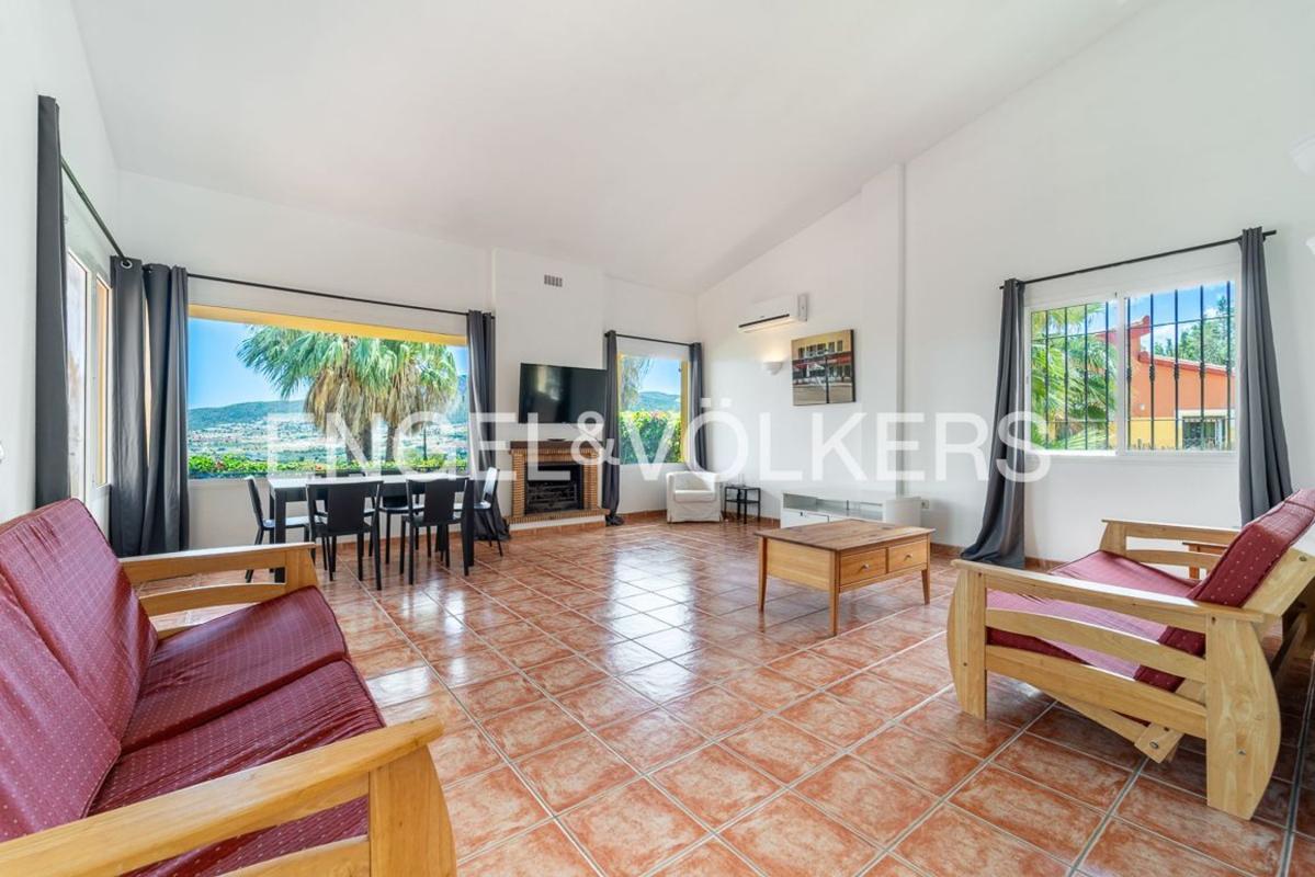 Properties for sale and rent in Spain photo 4