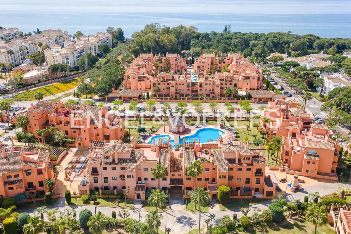 Sprzedaż mieszkania w Piso en Calle Campo de Luna, Atalaya-Isdabe, Estepona, Estepona
photo 1