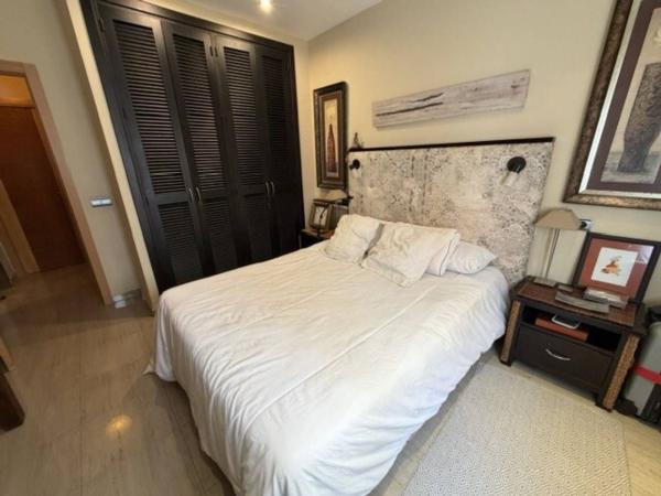 Продажа квартиры на Piso en Pasaje Victoria, Puerto de Estepona, Estepona, Эстепона
thumbnail 1