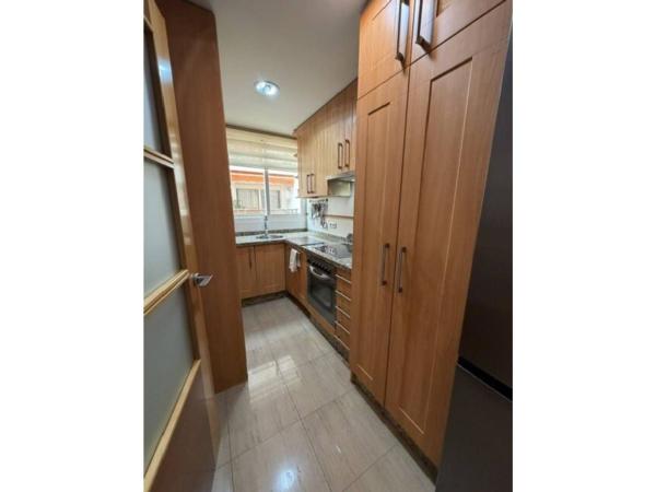 Продажа квартиры на Piso en Pasaje Victoria, Puerto de Estepona, Estepona, Эстепона
thumbnail 2