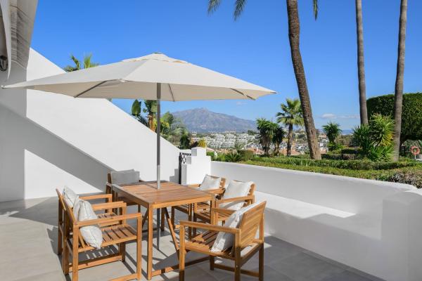 Duplex na sprzedaż w Dúplex en Altos Del Paraiso s/n, Paraiso-Barronal, Estepona, Estepona photo 1