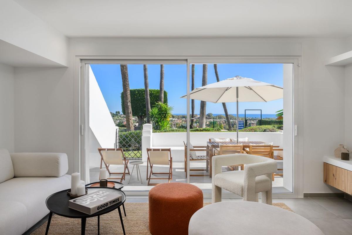Продажа дуплекса на Dúplex en Altos Del Paraiso s/n, Paraiso-Barronal, Estepona, Эстепона photo 2