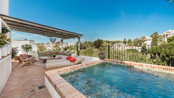 Chalet pareado en Cecilia Bohl De Faber, Lomas de Marbella Club, Marbella photo 1