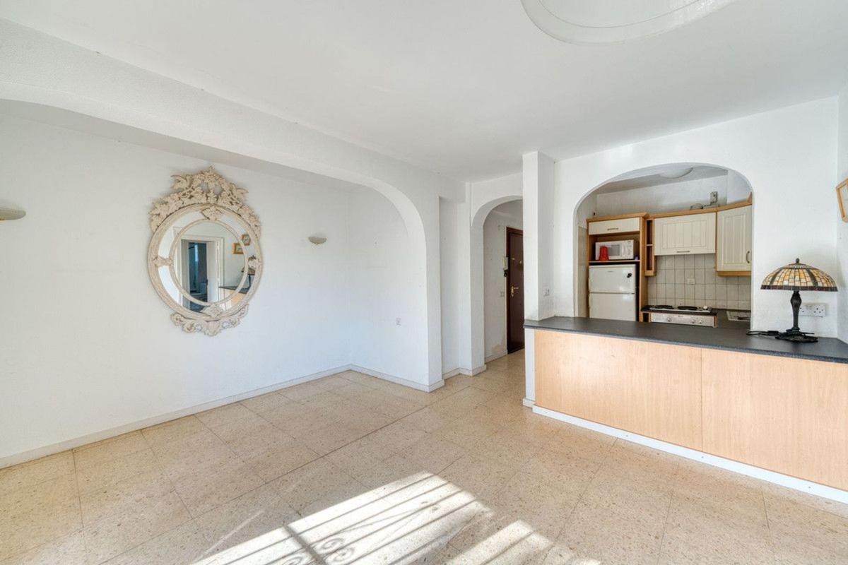 Venta de piso en Piso en Calle Marqués de Ivanrey, Las Lomas de Río Verde, Marbella, Marbella
 photo 3