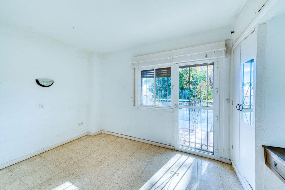 Venta de piso en Piso en Calle Marqués de Ivanrey, Las Lomas de Río Verde, Marbella, Marbella
 photo 4
