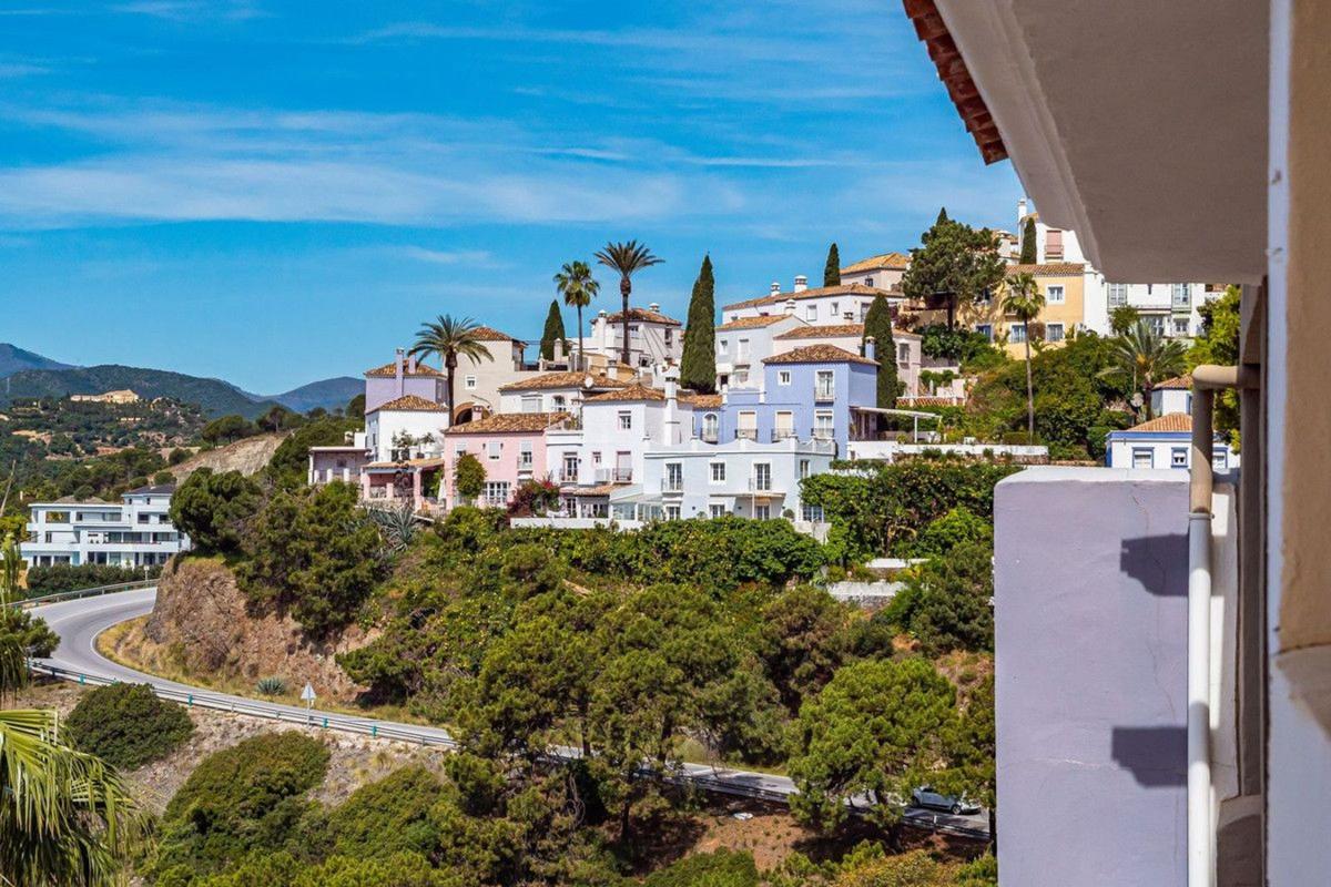 Sprzedaż szeregowego domku w Chalet adosado en Calle de Pedro Ximenez, La Quinta, Benahavís , Benahavís photo 5