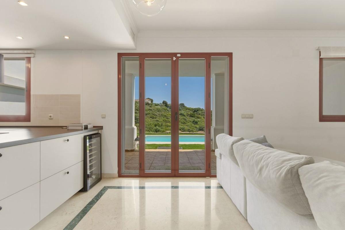 Venta de chalet adosado en  Chalet adosado en Urbanización Doña Julia C/Higuera Village 2 s/n, Doña Julia Golf, Casares , Casares photo 2