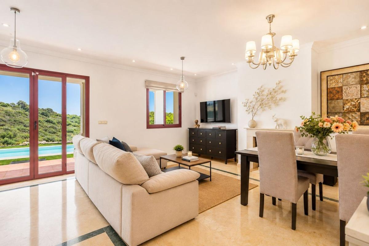 Venta de chalet adosado en  Chalet adosado en Urbanización Doña Julia C/Higuera Village 2 s/n, Doña Julia Golf, Casares , Casares photo 4