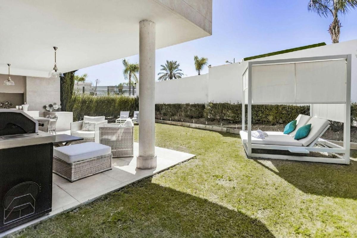 Venta de piso en Piso en Calle Casa de la Paz, 1, Cancelada, Estepona, Estepona
photo 1