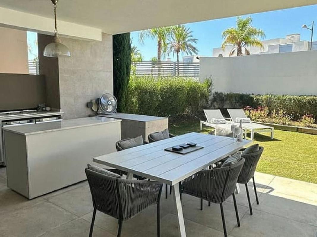 Venta de piso en Piso en Calle Casa de la Paz, 1, Cancelada, Estepona, Estepona
photo 2