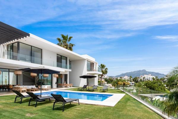 Casa o chalet independiente en Urbanización Capanes Norte, Los Arqueros-Puerto del Almendro, Benahavís photo 1