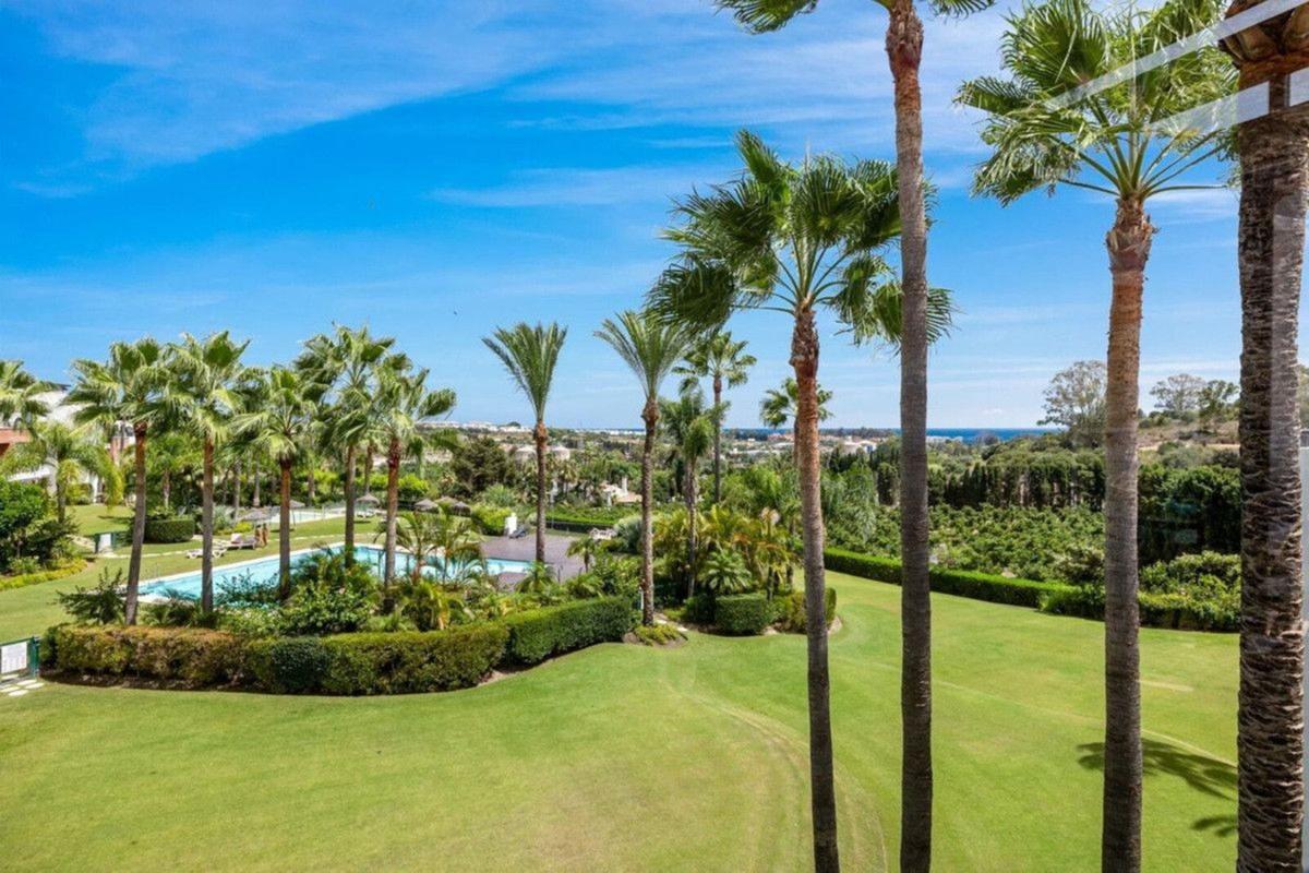 Venta de ático en Ático en Calle Cartama, 3, La Concha-Resina Golf, Estepona, Estepona photo 2