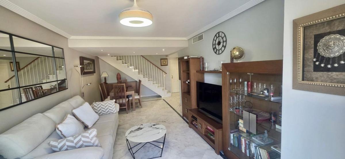 Duplex sale in Dúplex en Avenida Reina Doña Sofia, Bahía de Marbella, Marbella, Marbella photo 4