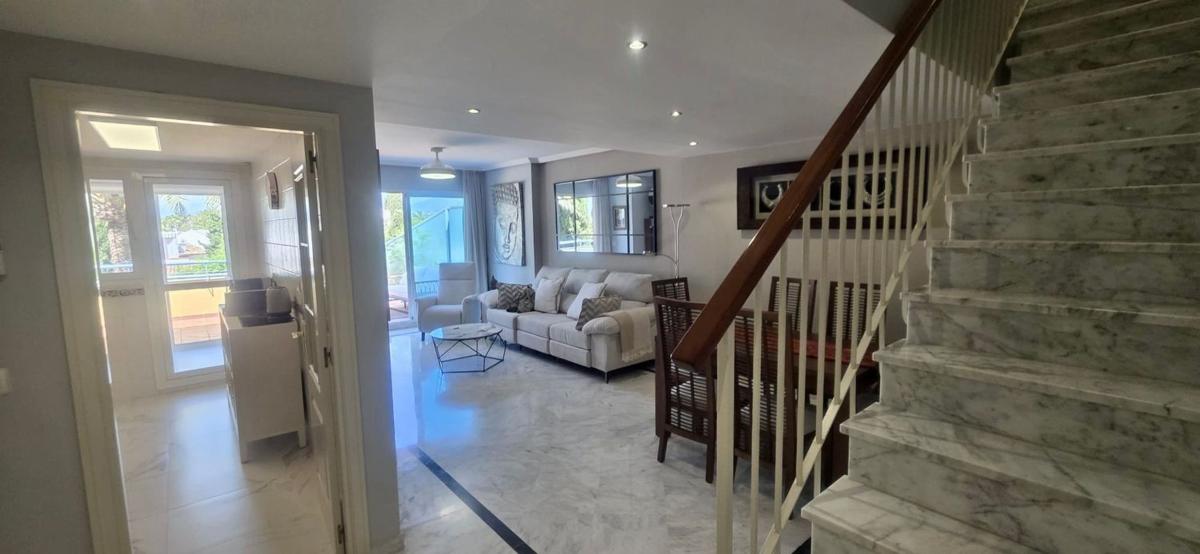 Duplex sale in Dúplex en Avenida Reina Doña Sofia, Bahía de Marbella, Marbella, Marbella photo 5