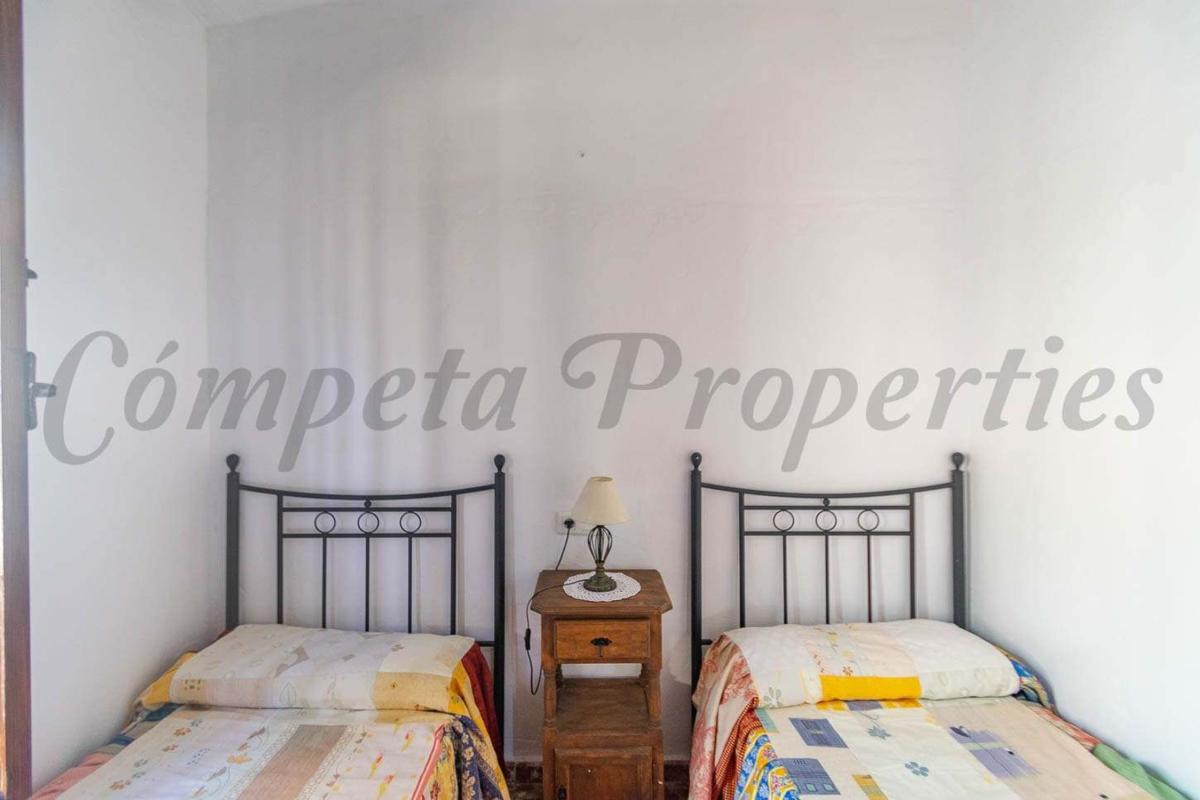 Properties for sale and rent in Spain photo 4