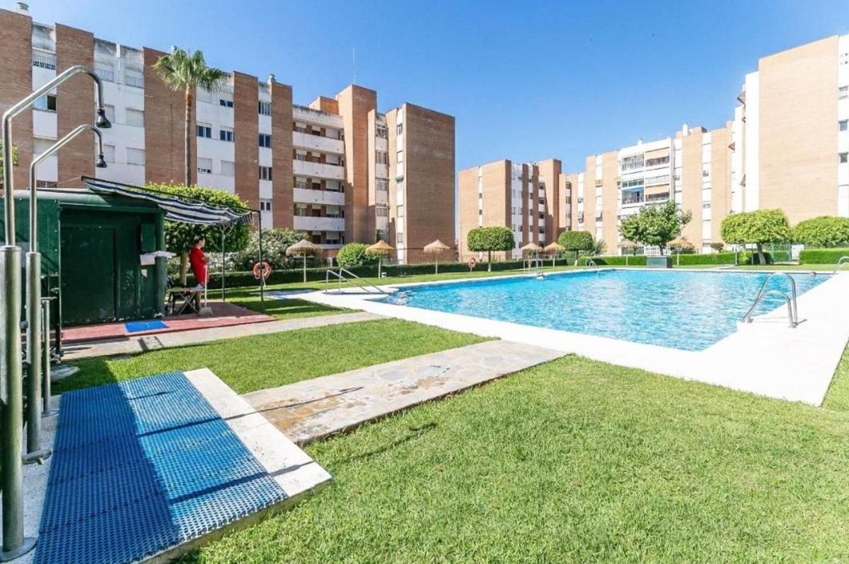 Продажа квартиры на Piso en Calle Dátil, Arroyo de la Miel, Benalmádena, Бенальмадена
photo 1