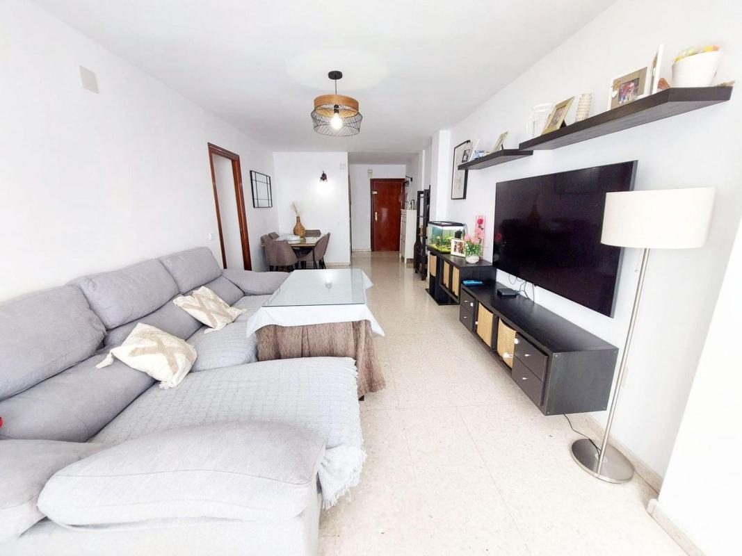Продажа квартиры на Piso en Calle Dátil, Arroyo de la Miel, Benalmádena, Бенальмадена
photo 4