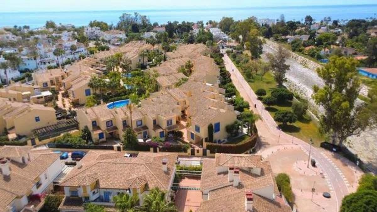 Venta de chalet adosado en Chalet adosado en Arrabal Pepina Norte, Puerto Banús, Marbella , Marbella photo 5