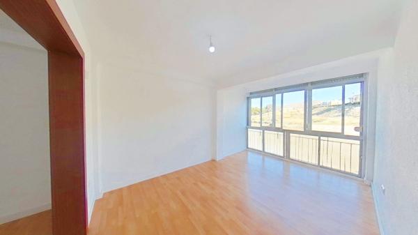 Venta de piso en Piso en Victoria Eugenia, Málaga, Málaga
 photo 1
