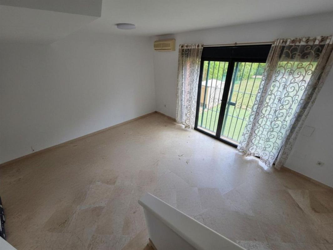 Sale of townhouse in  Chalet adosado en Complejo Villas del Golf, 22, La Duquesa, Manilva , Manilva photo 4