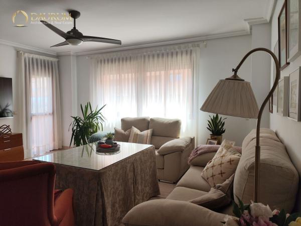 Venta de piso en Piso en Bulevar Louis Pasteur, El Consul - El Romeral, Málaga, Málaga
 photo 1