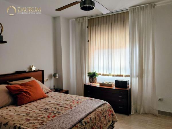 Venta de piso en Piso en Bulevar Louis Pasteur, El Consul - El Romeral, Málaga, Málaga
 photo 3