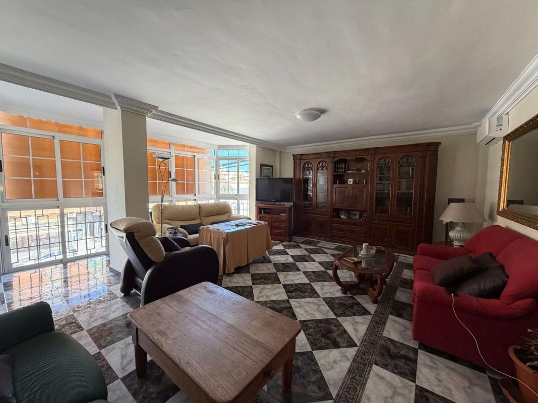 Продажа квартиры на Piso en Zona Hispanidad - Vivar Téllez, Vélez-Malaga, Велес-Малага
photo 1