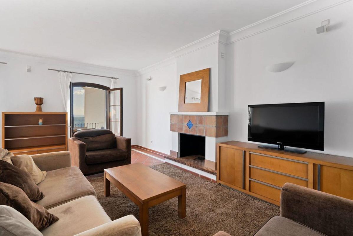 Продажа отдельного шале в  Casa o chalet en Urbanizacion la Heredia, La Quinta, Benahavís, Бенахавис photo 4