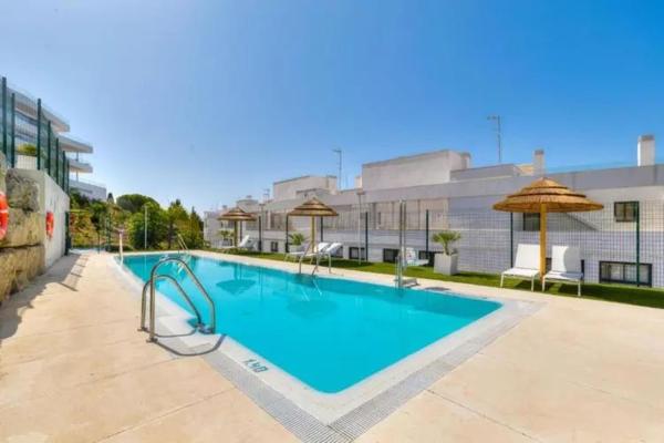 Продажа квартиры на Piso en Guadalobón, Estepona, Эстепона
photo 1