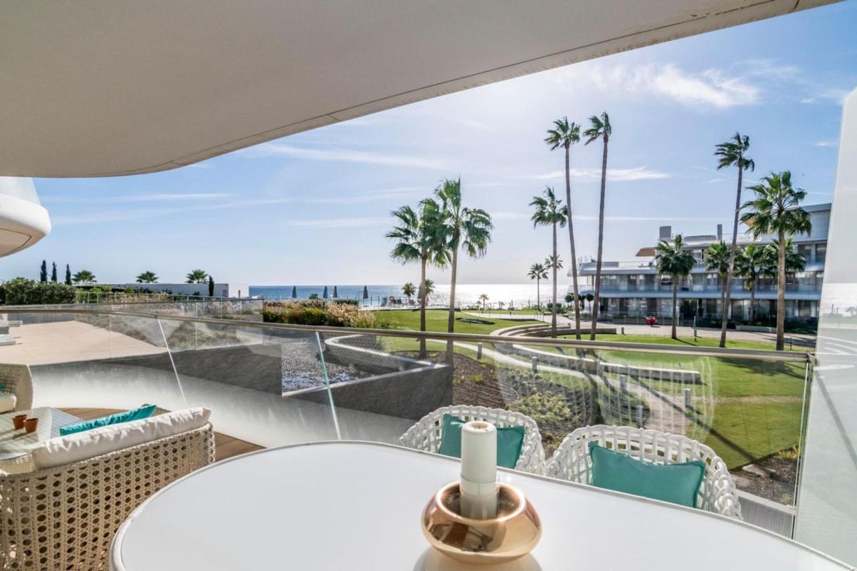 Venta de piso en Piso en Calle Costa Tropicana, Guadalobón, Estepona, Estepona
photo 2