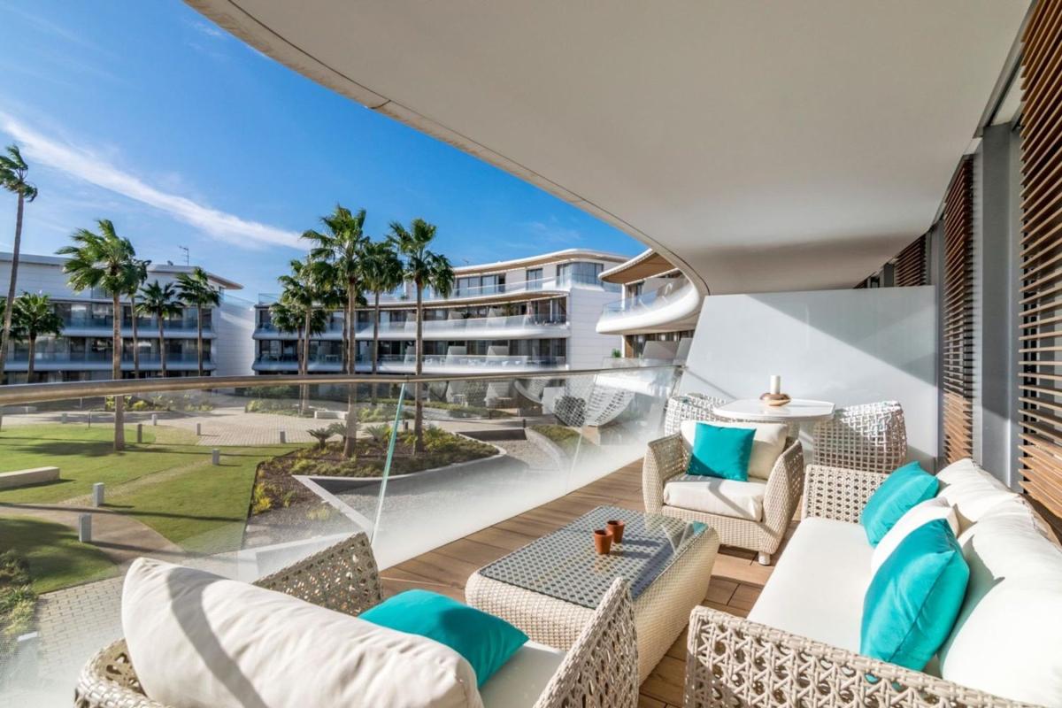 Venta de piso en Piso en Calle Costa Tropicana, Guadalobón, Estepona, Estepona
photo 3