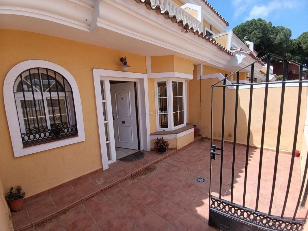 Sprzedaż szeregowego domku w Chalet adosado en Sitio de Calahonda, Mijas , Mijas photo 4