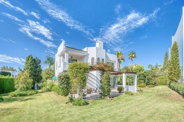 Casa o chalet independiente en Calle Orión, Los Naranjos, Marbella photo 1