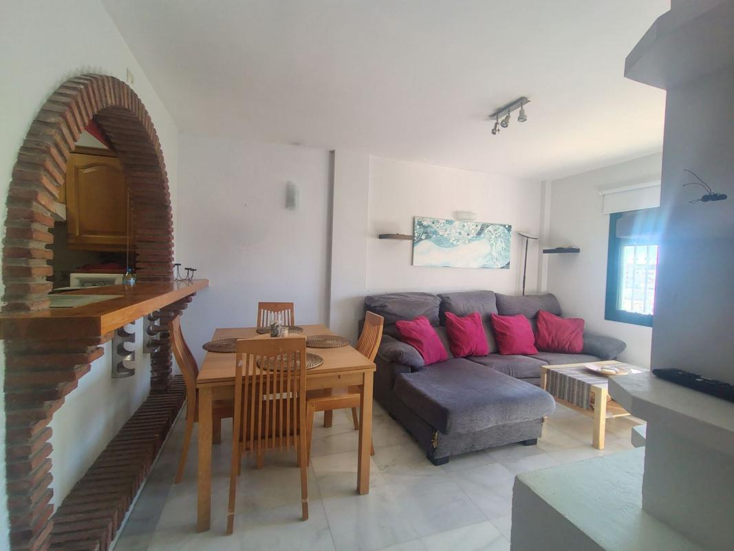 Продажа квартиры на Piso en CL Quilla, Zona Centro Comercial Torrequebrada, Benalmádena, Бенальмадена
photo 2