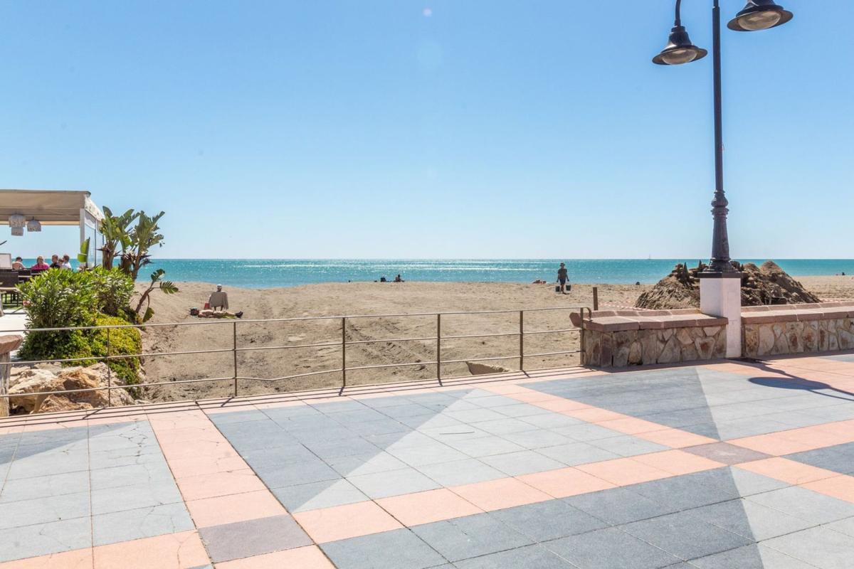 Sale of townhouse in Chalet adosado en La Carihuela - Los Nidos, Torremolinos , Torremolinos photo 2