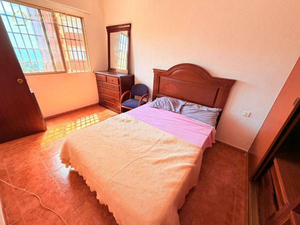 Sale of flat in Piso en Calle Roquedal, Loma de los Riscos, Torremolinos, Torremolinos
thumbnail 2