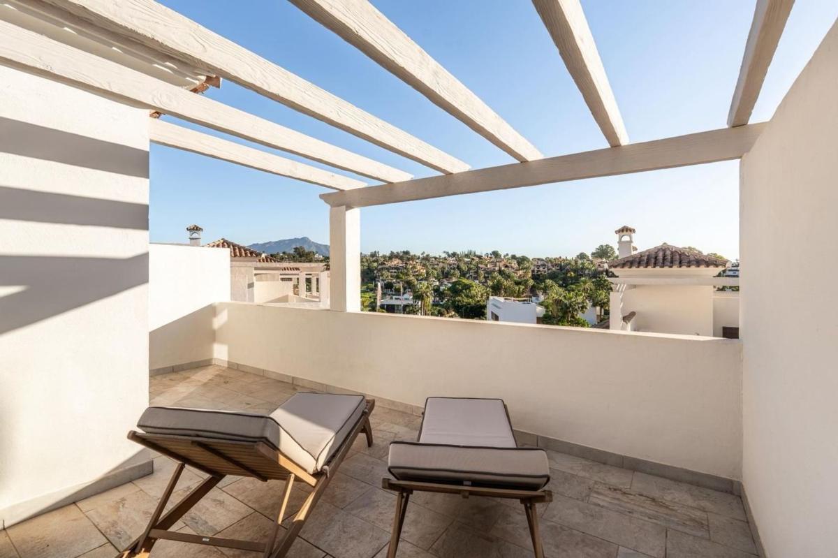 Sale of townhouse in Chalet adosado en Urbanización Dos Hermanas II, Paraiso-Barronal, Estepona , Estepona photo 1