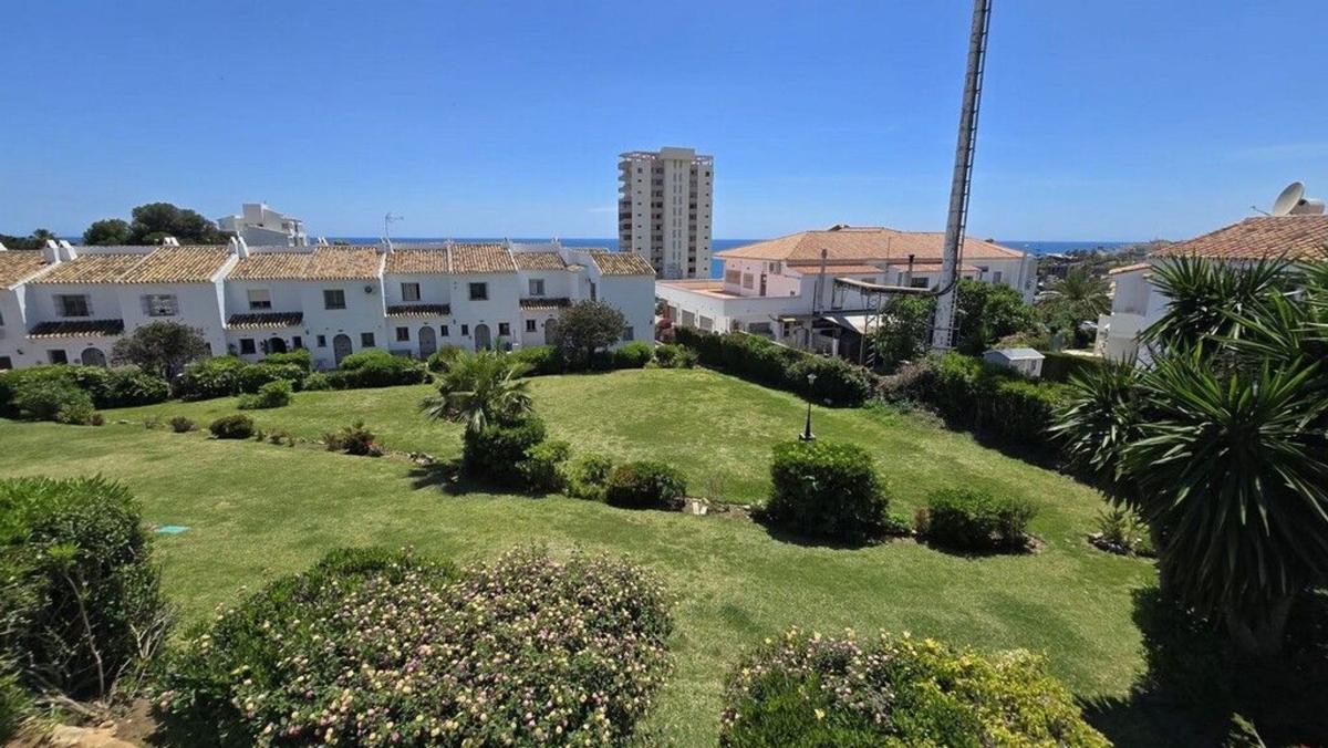 Продажа таунхауса в Chalet adosado en Riviera del Sol, Mijas , Михас photo 1