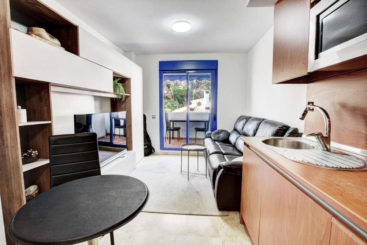 Venta de piso en Piso en Calle Salinas, Cortijo Torrequebrada, Benalmádena, Benalmádena
photo 5