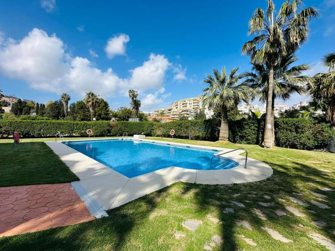 Продажа квартиры на Piso en Arroyo de la Miel, Benalmádena, Бенальмадена
photo 1